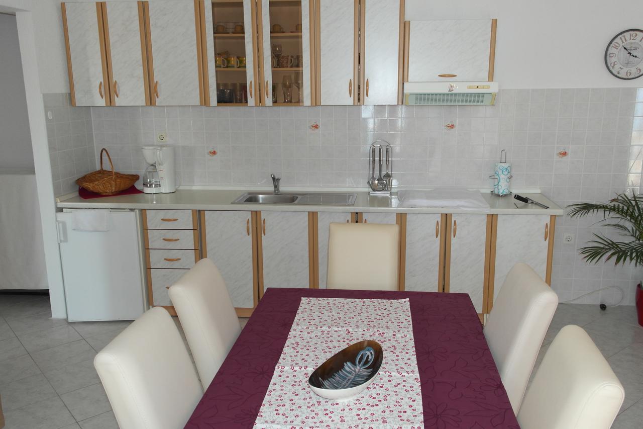 Apartments Racic Bol Esterno foto
